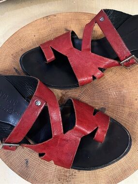 cydwoq Products for Sale up to 90% Off Retail: Poshmark display picture 1